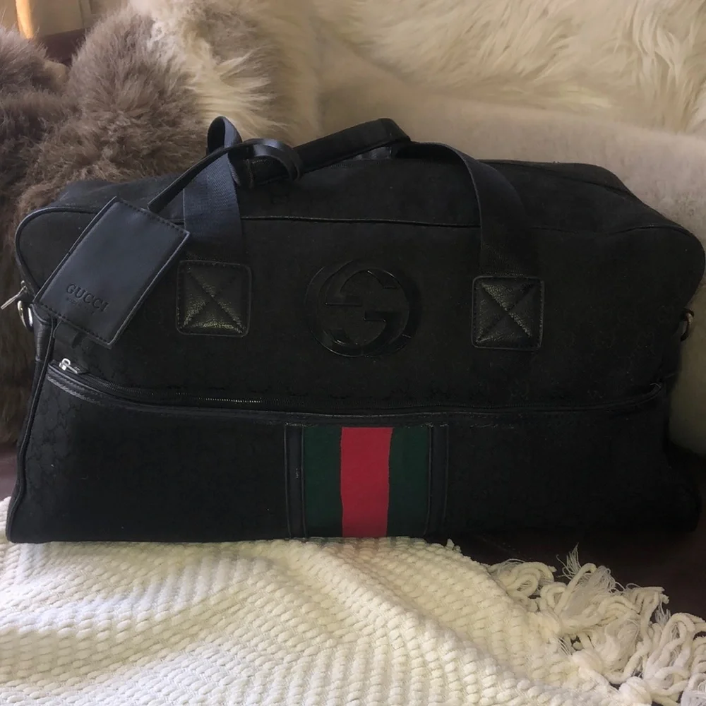 Gucci Black and Red Duffel Bag with Iconic Design - Picture 8 of 10